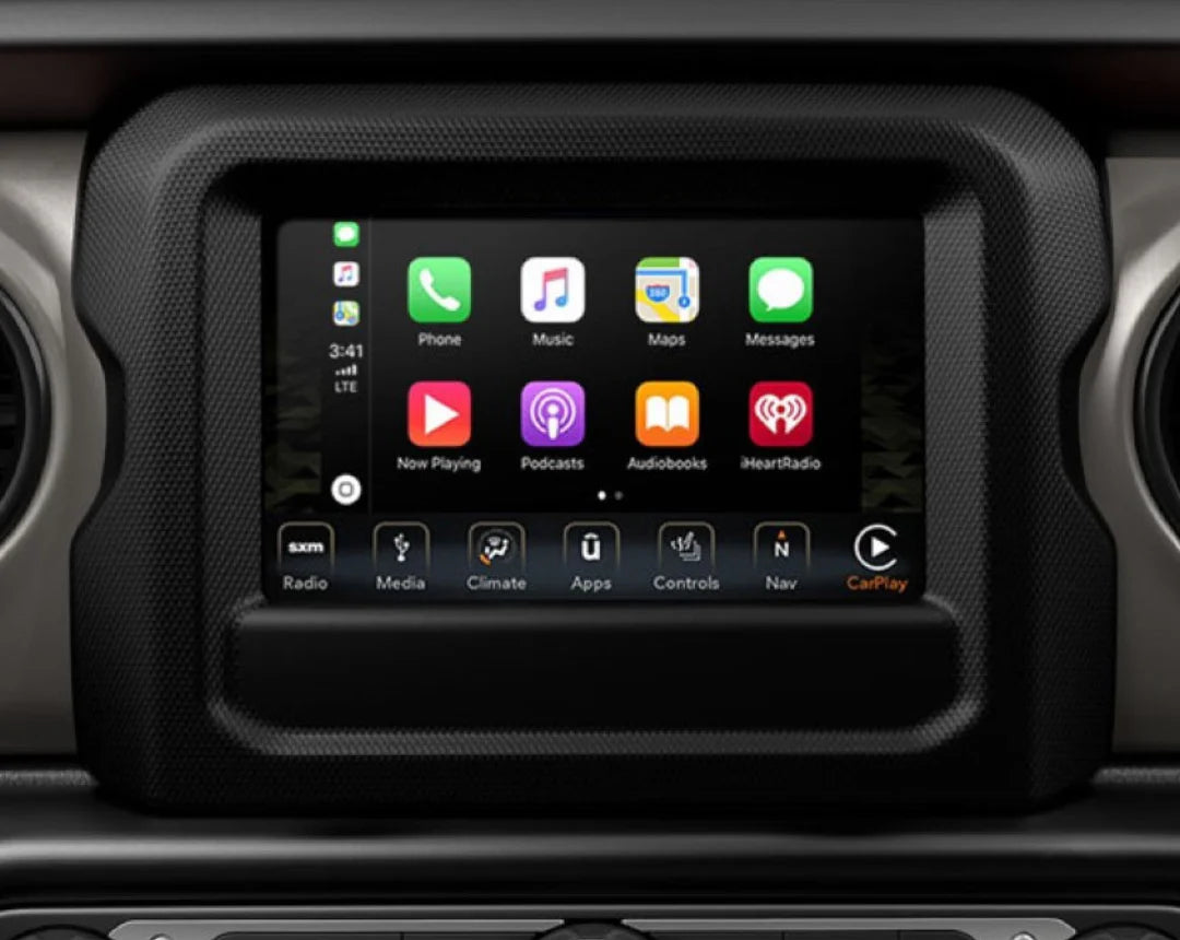 Comparing Jeep’s Two Radio Options: 7″ UAG vs 8.4″ UAQ