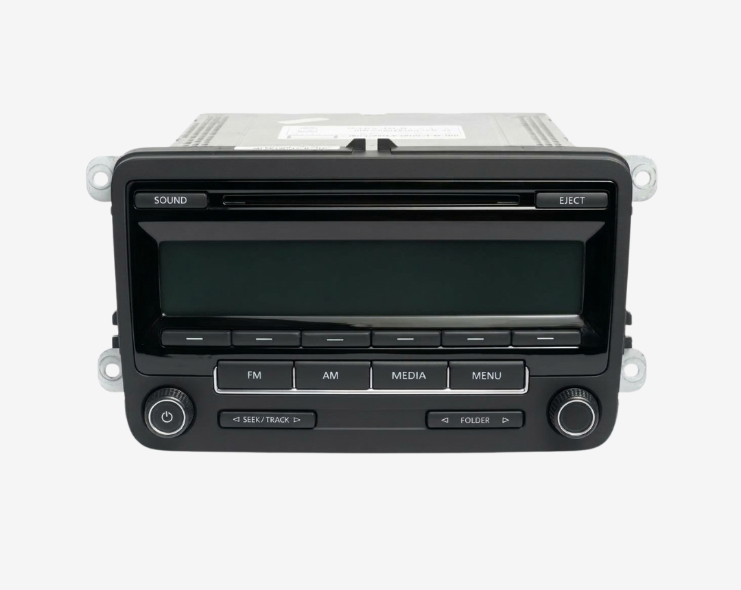 2014-2017 Volkswagen Beetle AM/FM Radio with Single-Disc CD/MP3 Player