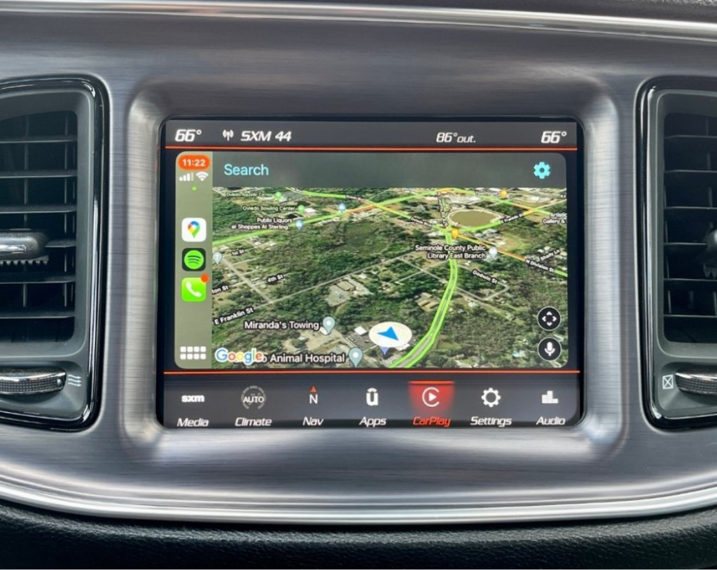 Mise à niveau du système de navigation Uconnect 4C UAS vers UAQ pour Dodge Charger 8,4" (2017-2021)