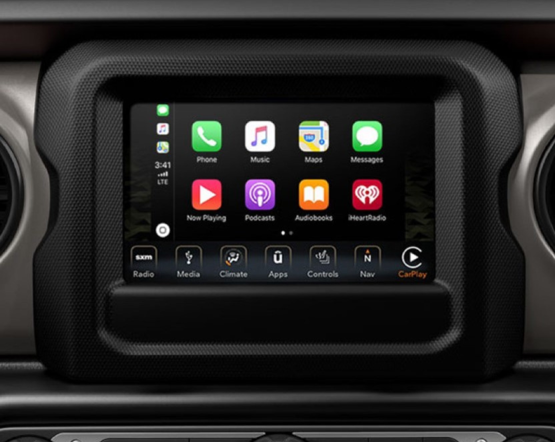 2018-2023 Jeep Wrangler JL UAG Uconnect 4 with 7-inch Display with Apple  CarPlay™